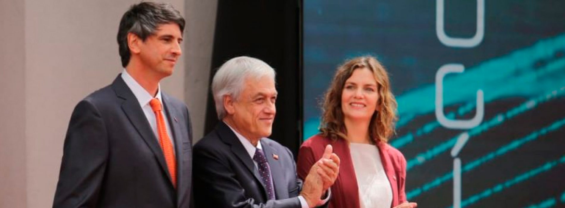 El mundo al revés y Desafíos del nuevo ministro