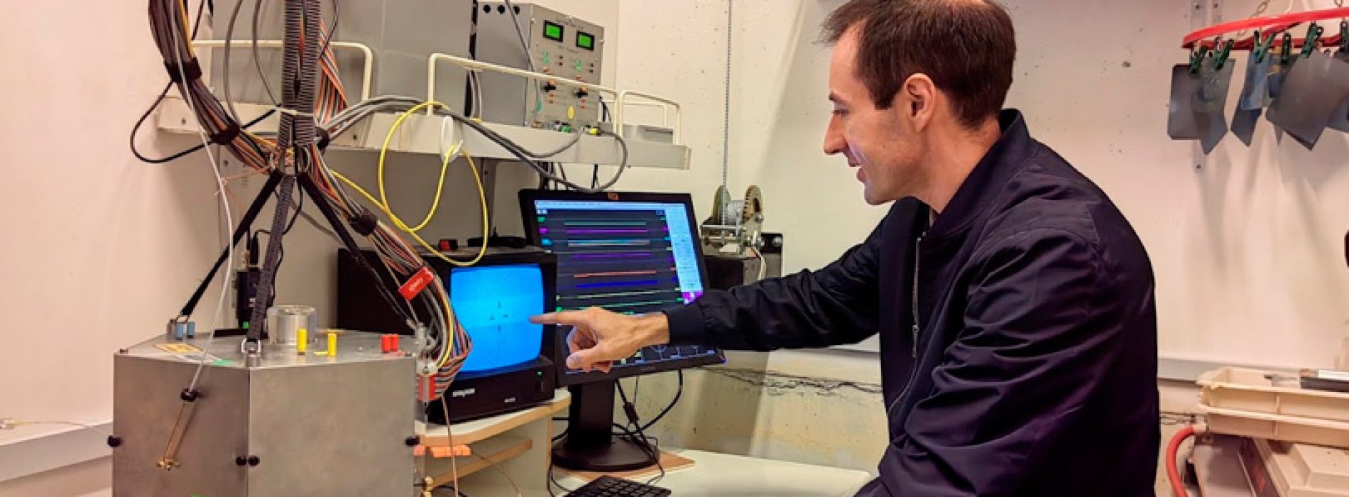 Pinzas ópticas con controlador de temperatura, equipo único en Latinoamérica